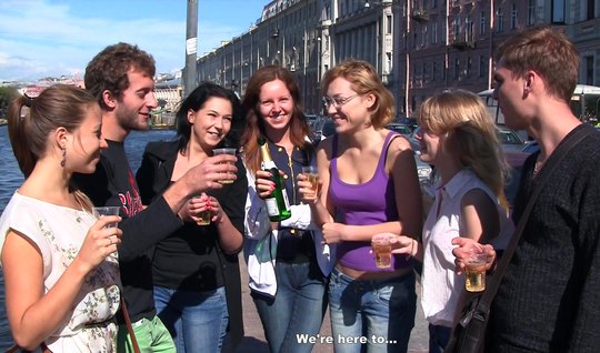 Русские студенты устроили жаркую оргию с оральными ласками