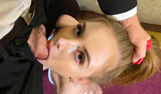 Молодая девка попала на жесткий секс с двумя мужиками