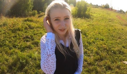 Пикапер соблазнил на природе русскую девку и у машины отодрал ее глубо...